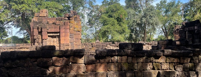 ปราสาทจอมพระ is one of Ancient Castles And Remains In Surin Province.