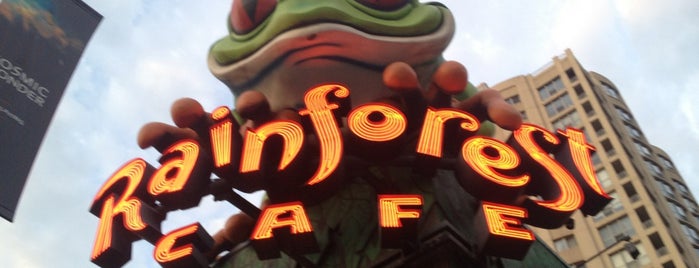 Rainforest Cafe is one of Andre’s Liked Places.