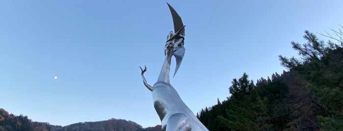 恐竜親子の像 is one of 巨像を求めて.