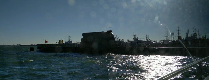 Base Naval De Lisboa is one of Dia-a-dia.