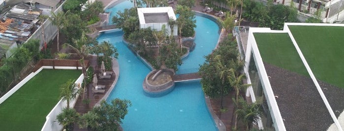 DoubleTree by Hilton Hotel Jakarta Diponegoro is one of สถานที่ที่ Fadlul ถูกใจ.