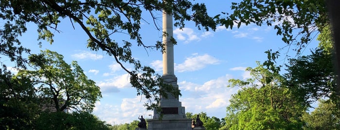 Stephen Arnold Douglas Tomb is one of Chicago Part II.