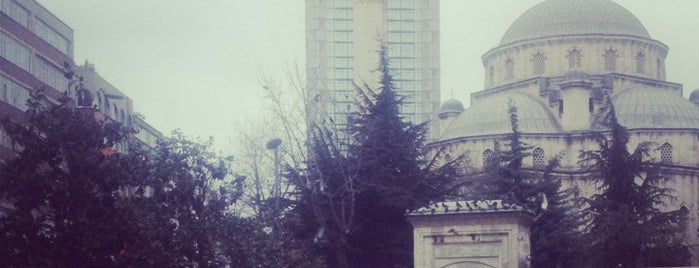 Sisli Cami is one of Tempat yang Disukai HY Harika Yavuz.