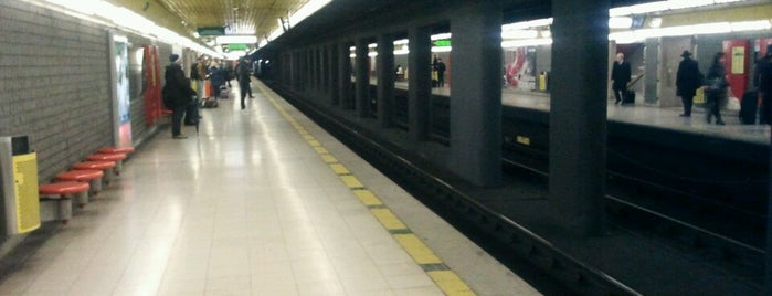Metro Centrale FS (M2, M3) is one of Locais curtidos por Aptraveler.
