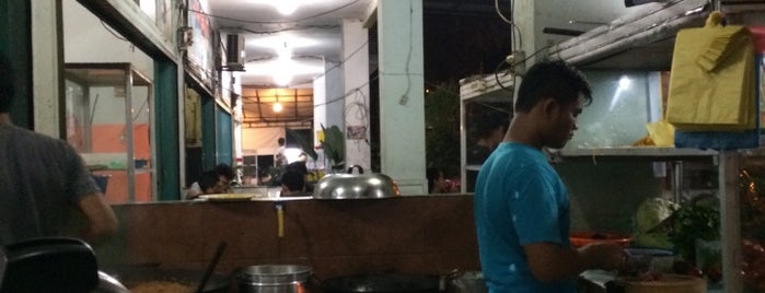 Warung Mie Pak Abu is one of Medan culinary spot.