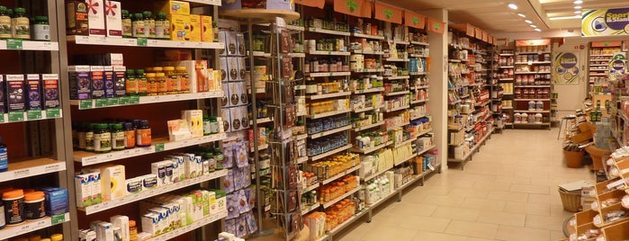 Holland & Barrett is one of Thomas’s Liked Places.