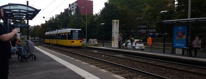 S Friedrichsfelde Ost is one of Berlin tram line 27.