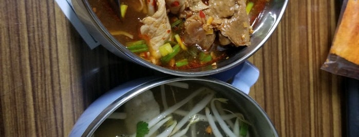 ก๋วยเตี๋ยวนายแว่น is one of BKK_Noodle House_1.