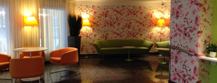 Thon Hotel Munch is one of Locais curtidos por Yunus.
