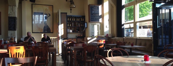 Café Kobalt is one of De Grachten 2/2: Slapen, eten & drinken ❌❌❌.