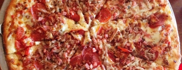Alvino's Pizzeria and Family Restaurant is one of Must-visit Pizza Places in Naples.
