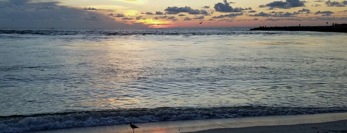 Blind Pass Beach is one of Lugares favoritos de Heidi.