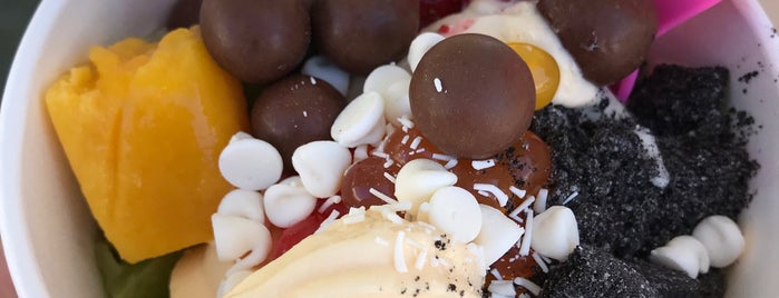 Yogurtland is one of Guide to Los Angeles's best spots.