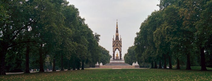 ハイドパーク is one of London.