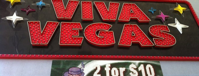Viva Vegas Gift Shop is one of Orte, die Stacy gefallen.