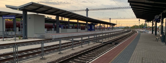 Százhalombatta vasútállomás is one of Pályaudvarok, vasútállomások (Train Stations).