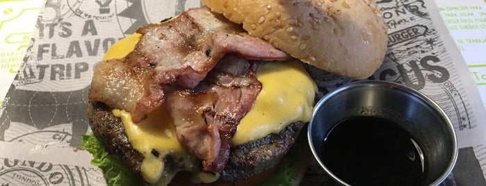 The Grill Station Burger is one of Restaurantes Medellin 2.