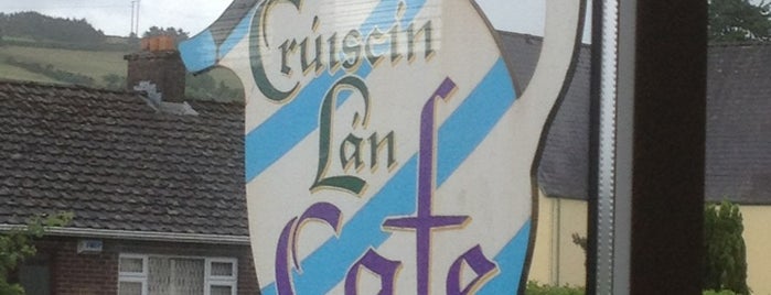 An Crúiscín Lán Cafe is one of Zachさんのお気に入りスポット.