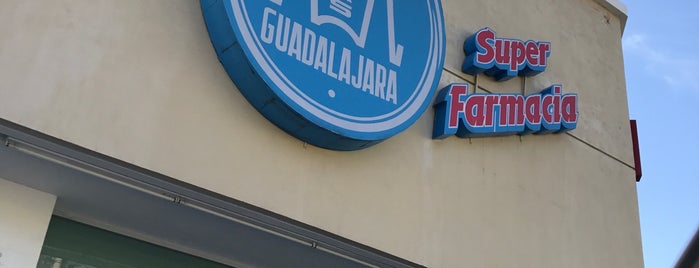 Farmacia Guadalajara is one of Locais curtidos por Samia.