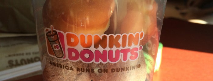 Dunkin' is one of Posti che sono piaciuti a Jen.