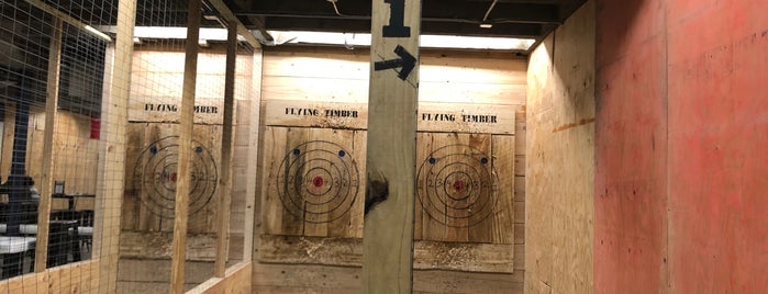 Flying Timber Axe Throwing is one of Posti che sono piaciuti a Brandi.