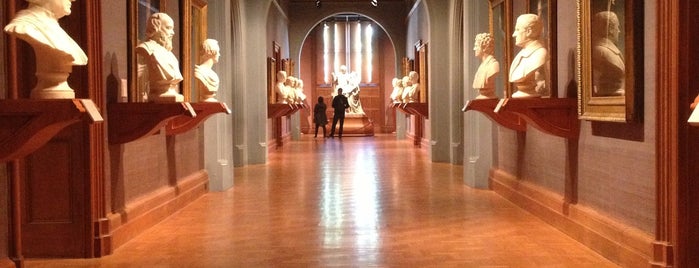 National Portrait Gallery is one of Tempat yang Disukai Ben.