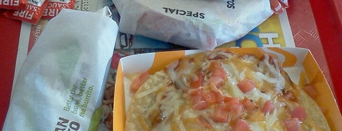 Taco Bell is one of Locais curtidos por Angelle.