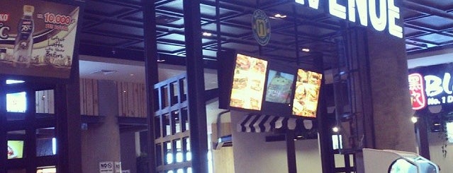 Food Avenue is one of RizaL’s Liked Places.