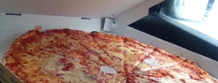 Toarminas Pizza is one of Ryan : понравившиеся места.
