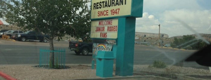 Earl's Family Restaurant is one of Posti che sono piaciuti a Jorge.