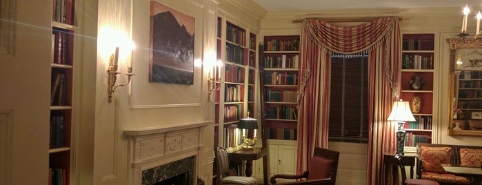 White House Library is one of William: сохраненные места.