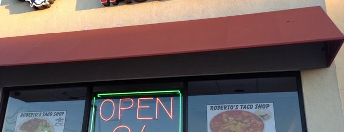 Roberto's Taco Shop is one of Tempat yang Disukai Ryan.