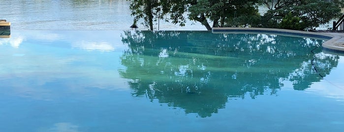 Maritim Infinity Pool is one of @ Mauritius ~~the wonderland.