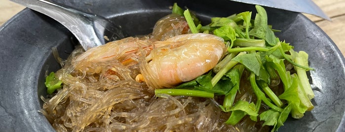 Madam Green Seafood is one of Хуахин.
