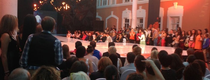 Moroshka Fashion Week is one of Gespeicherte Orte von Юра.