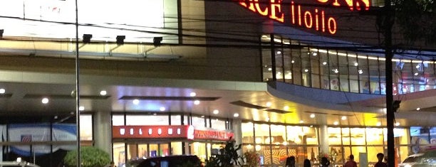 Robinsons Place Iloilo is one of Lugares favoritos de Anne.