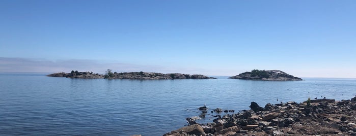 Picnic Rocks Park is one of Marquette.