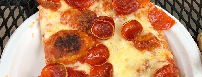 Pizza al Taglio is one of Lizzie 님이 좋아한 장소.