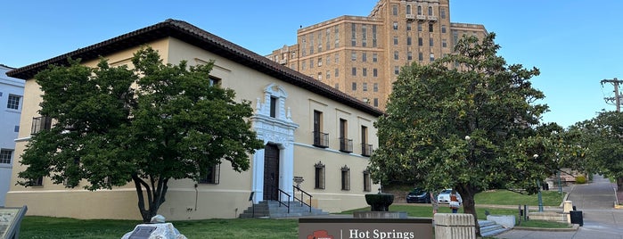 Hot Springs National Park is one of Locais salvos de Dav.