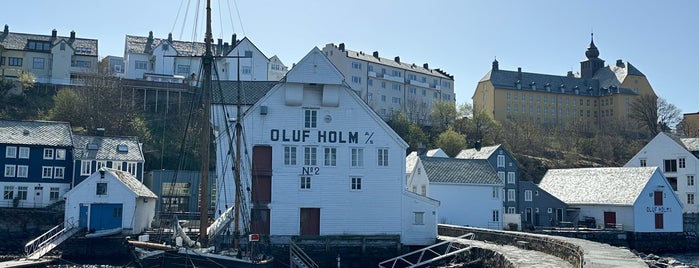 Олесунн is one of Norske byer/Norwegian cities.