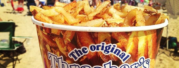 Thrasher's French Fries is one of Tempat yang Disukai Benjamin.