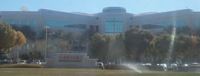 Caesars Entertainment Inc is one of Orte, die James gefallen.