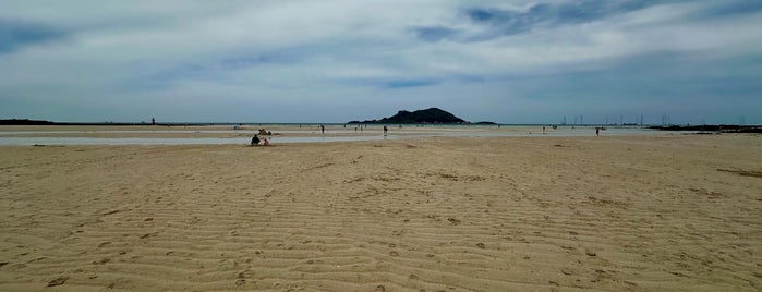 Keumneung Beach is one of South Korea 🇰🇷.