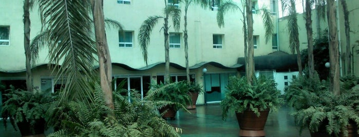 Hotel Plaza Poblana is one of Locais curtidos por Kochi.