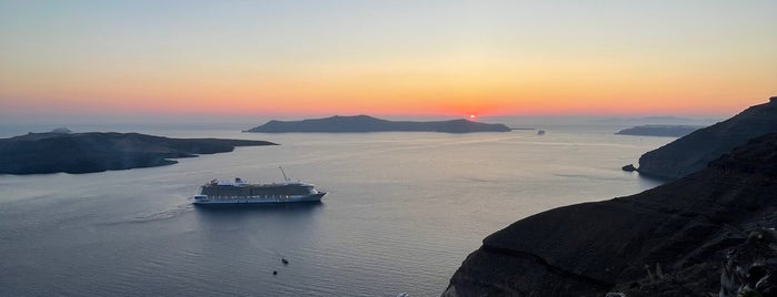 Enigma Cafe is one of Santorini.