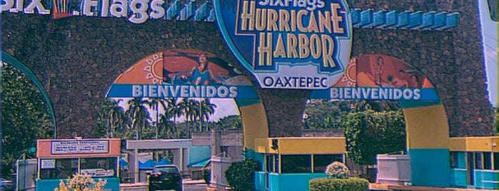 Six Flags Hurricane Harbor Oaxtepec is one of สถานที่ที่ Omar ถูกใจ.