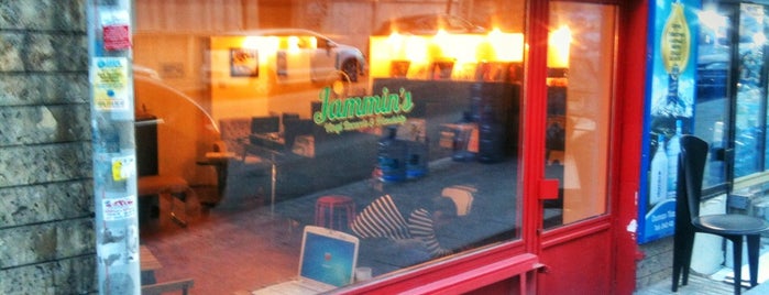 Jammin's Vinyl Records & Café is one of Lieux sauvegardés par Korhan.