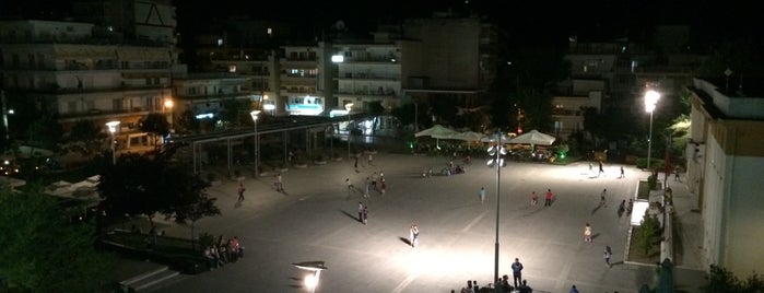 Kalamarias Square is one of Posti che sono piaciuti a Nikos.