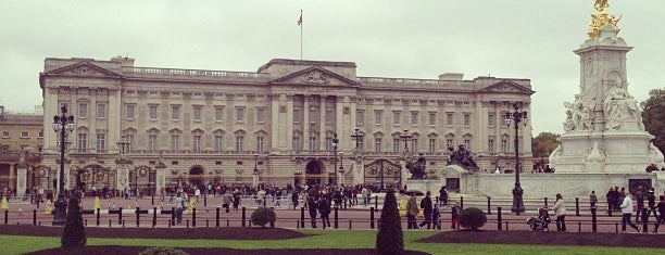Buckingham Sarayı is one of 69 Top London Locations.