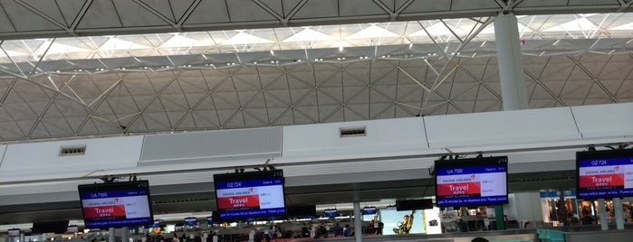Hong Kong Airlines Check-in Counter is one of Tempat yang Disukai Alex.